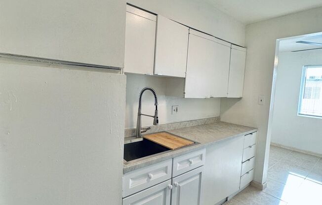 1 bed, 1 bath, $775, Unit #8