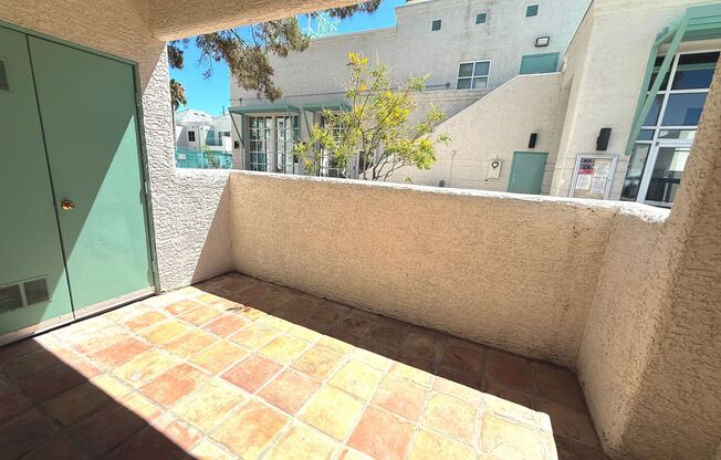 2 beds, 2 baths, $1,400, Unit APARTMENT 1110