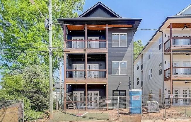 ***First Month FREE** Modern 3 Bedroom 2 Bathroom min from the Beltline!!!