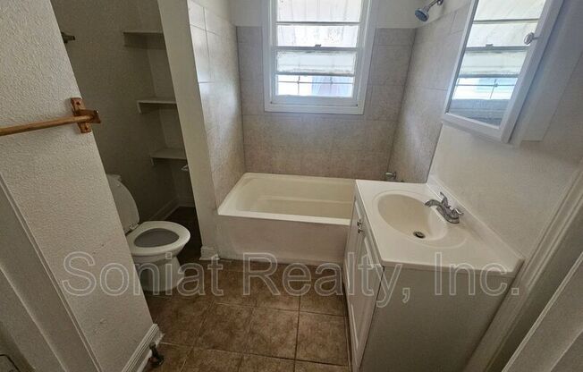 3506 LIVE OAK ST