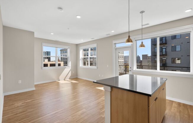 1 bed, 1 bath, 614 sqft, $2,660, Unit 632