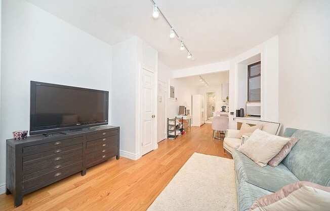172 Mulberry St.