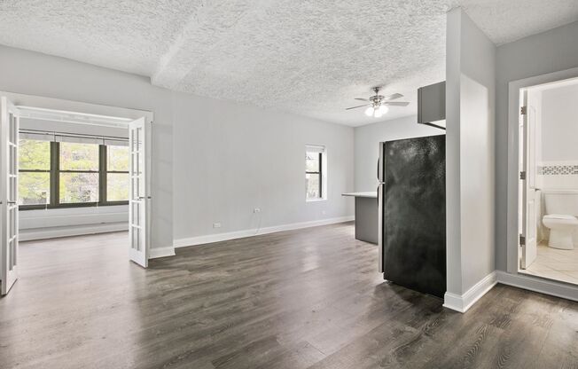 2 beds, 1 bath, 750 sqft, $2,450, Unit 205