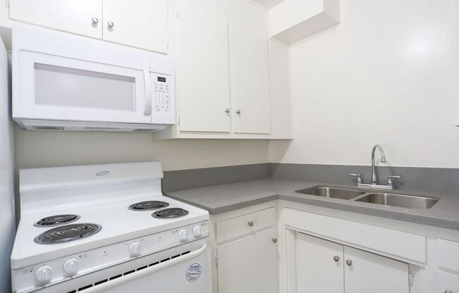 Studio, 1 bath, $1,425, Unit 57