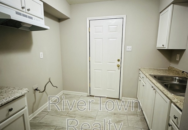 3525 VANUYS RD