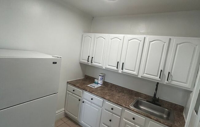Studio, 1 bath, 435 sqft, $1,752, Unit C04