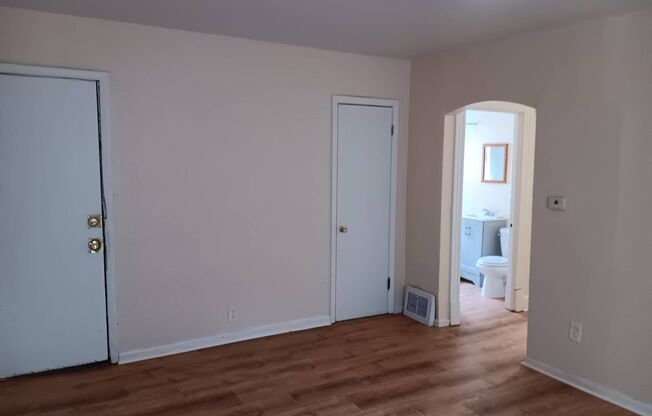 2 beds, 1 bath, $795