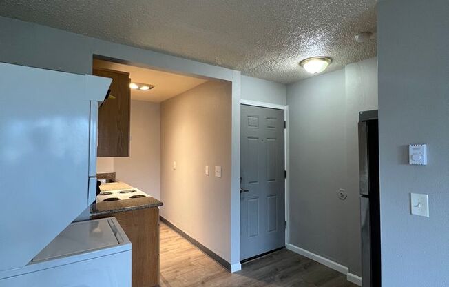 1 bed, 1 bath, 500 sqft, $1,100, Unit 41-B