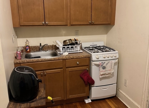 1 bed, 1 bath, 500 sqft, $1,600, Unit 5