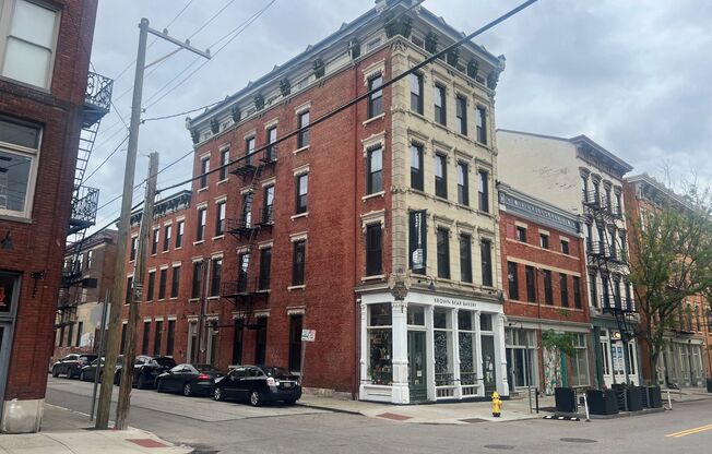 1302-04 Clay St