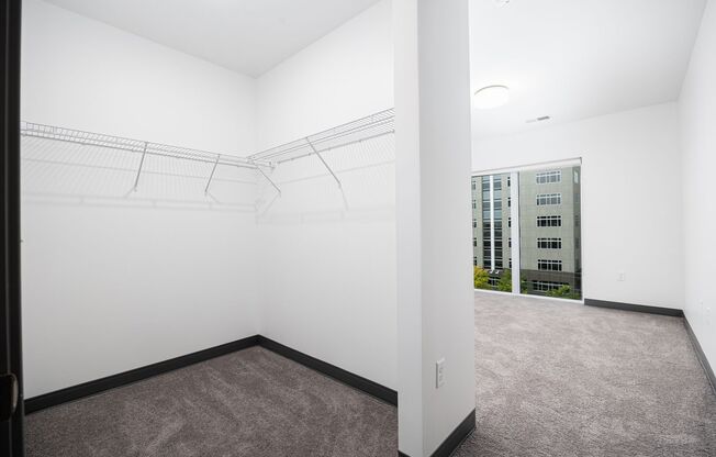 2 beds, 2 baths, 987 sqft, $1,750, Unit 412