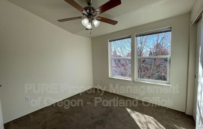 5490 SE MILWAUKIE AVE