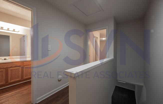221 Schultz Street – 2BR/2.5BA Townhome in Chapel Hill – Water Included!
