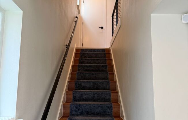 Modern Townhome Just One Block from Green Lake – 3 Bed, 2.25 Bath + Garage!
