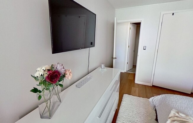 1 bed, 1 bath, 740 sqft, $3,400, Unit 10R