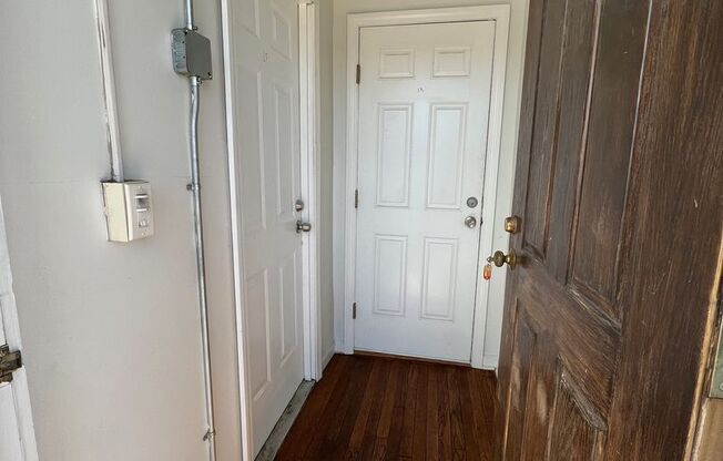 Charming Property located in Hamden!