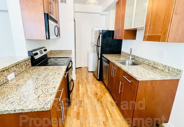 373 MORELAND AVE NE