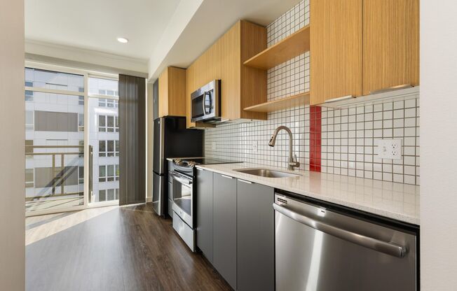 840 East Denny Way