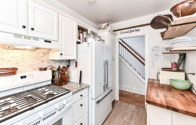 2705 RUSSELL RD