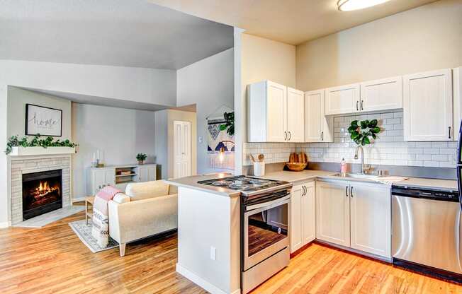Everett Apartments=- The Lynx Kitchen with Stainless Steel Appliances
