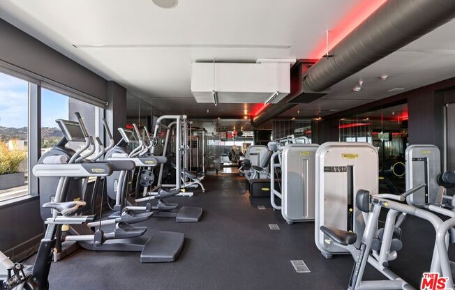 2 beds, 2.5 baths, 2,000 sqft, $7,995, Unit 5A