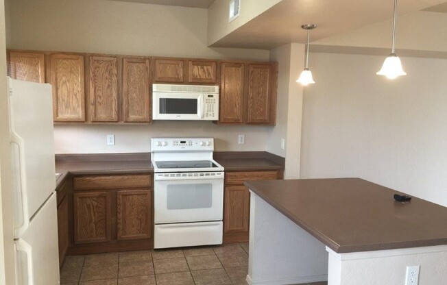 3 beds, 2 baths, $1,525