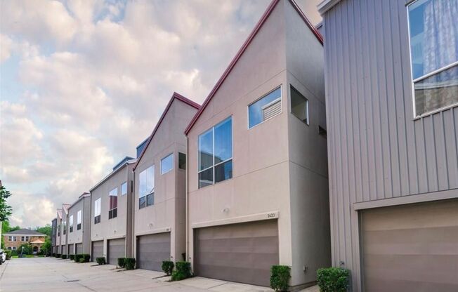Immaculate 2-Story Urban Loft Townhome with Skyline Views!