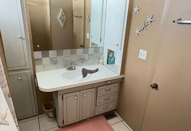 1 bed, 1 bath, $1,100