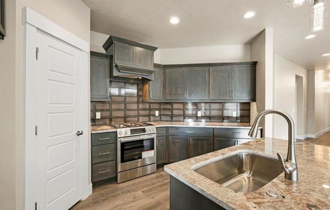 OPEN HOUSE THIS WEEKEND!! Stunning Home Cazador Community in Kuna!