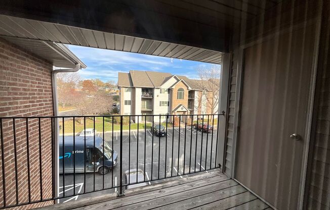 1 bed, 1 bath, 843 sqft, $990, Unit 05-301