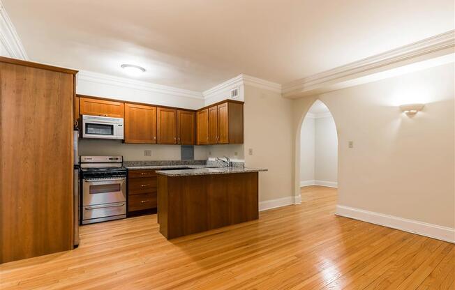 The Patricians Apartments Lincoln Park Chicago Two Bedroom Kitchen