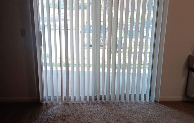 1 bed, 1 bath, 800 sqft, $970, Unit F04 Manor