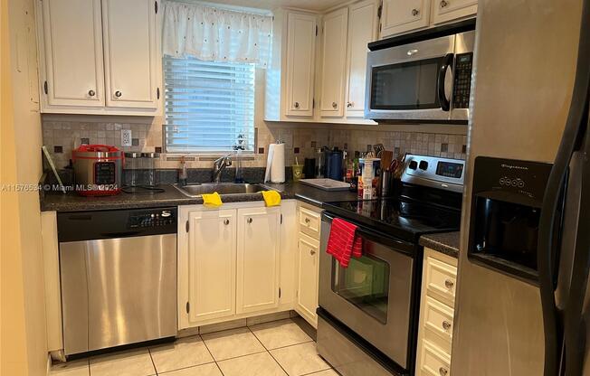 3150 W Rolling Hills Circle