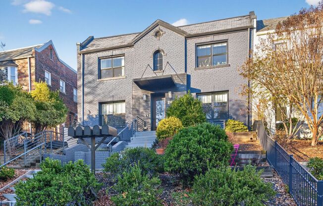 Available Now! Two Bed // Two Bath in Eckington!