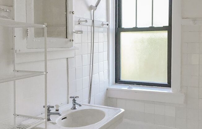 1 bed, 1 bath, 630 sqft, $1,875, Unit 4600-3G