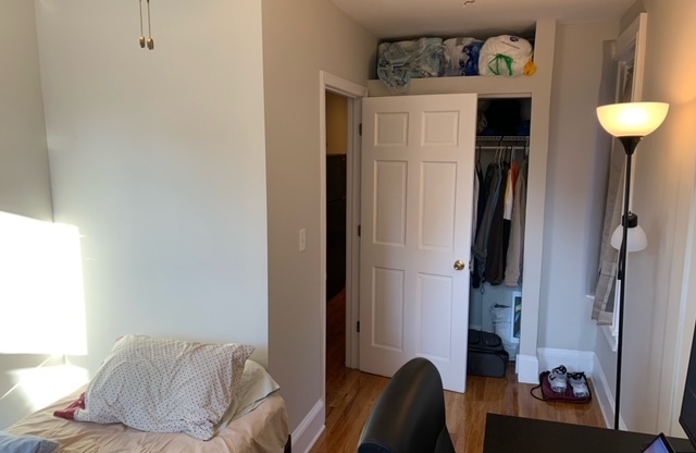 2 beds, 1 bath, $3,400, Unit 14