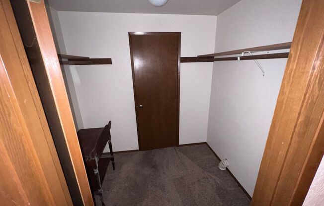 2 beds, 1 bath, $1,800