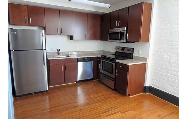 1 bed, 1 bath, 505 sqft, $925, Unit Apt #33