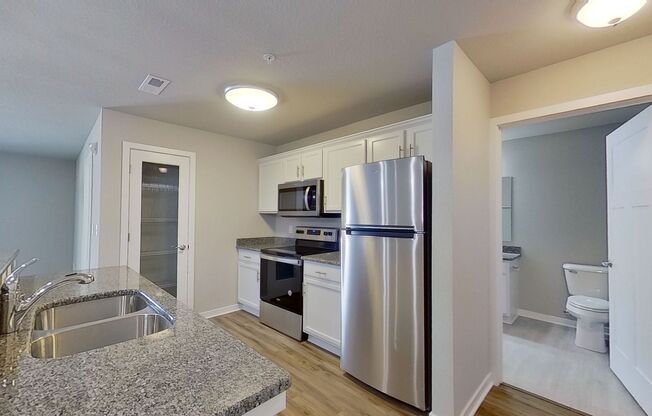 1 bed, 1 bath, 1,021 sqft, $1,465, Unit 77