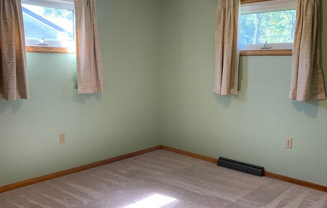 3 beds, 1 bath, $1,800