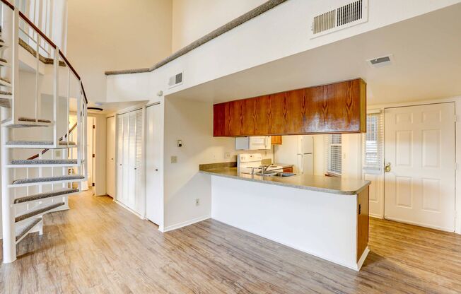 1 bed, 2 baths, 890 sqft, $1,800, Unit 302
