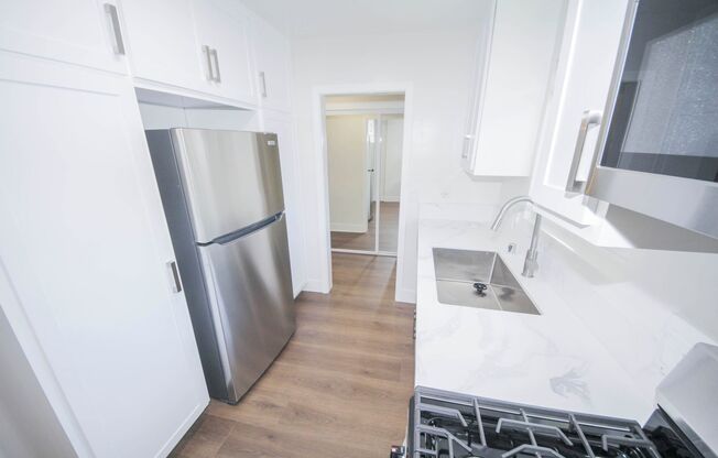 1 bed, 1 bath, $2,395, Unit 24