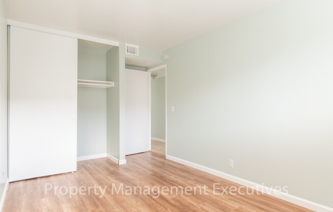 3 beds, 1 bath, $2,800, Unit 3405 Wightman Street