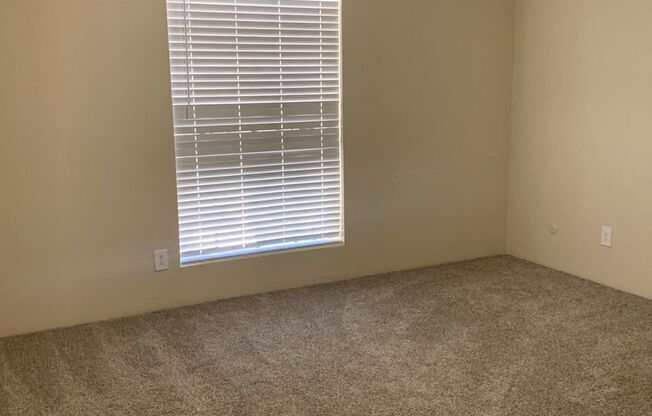 1 bed, 1 bath, 703 sqft, $850, Unit 2110