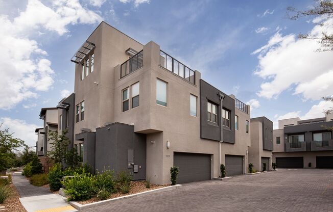 Modern townhome in exclusive West Summerlin gated community