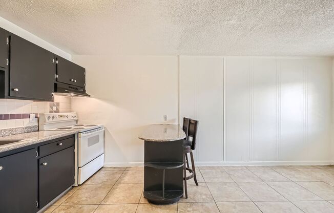 1 bed, 1 bath, $925, Unit Unit 4