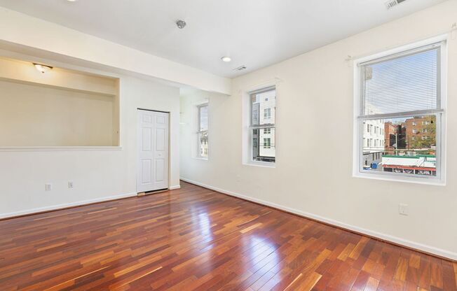806 Kennedy St. NW