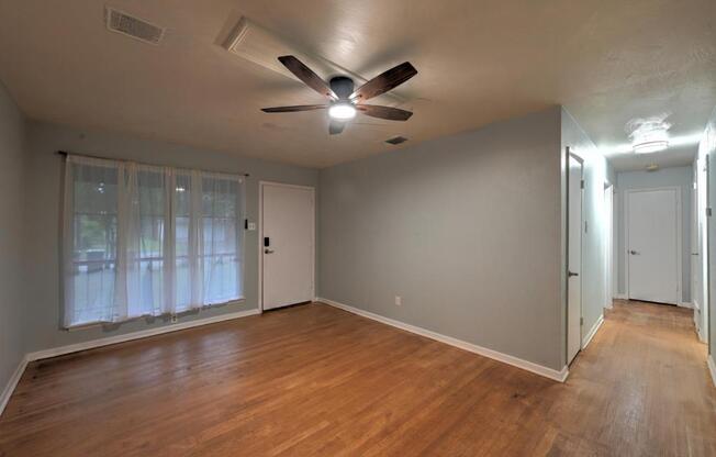 2138 LYNBROOK LN
