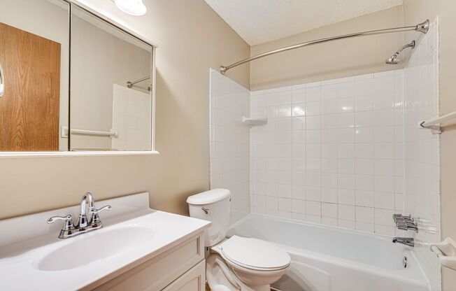 1 bed, 1 bath, 610 sqft, $1,315, Unit 257-303