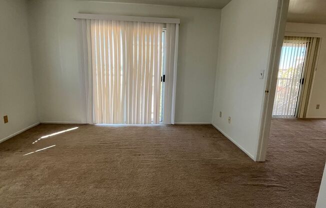 2 beds, 2 baths, 960 sqft, $1,600, Unit Unit #4